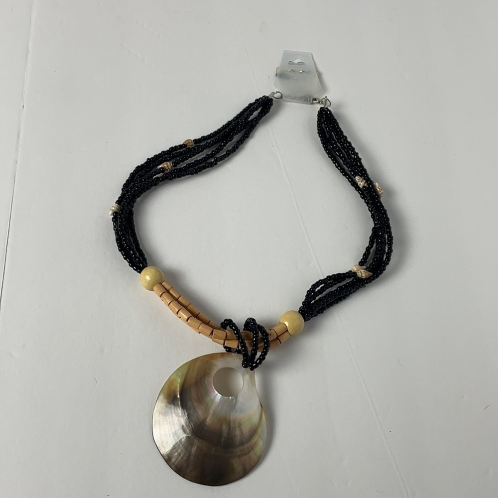 Shell Statement Necklace - Picture 7 of 9
